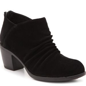 Comfy Born black suede booties Sz 8